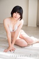 草壁あや